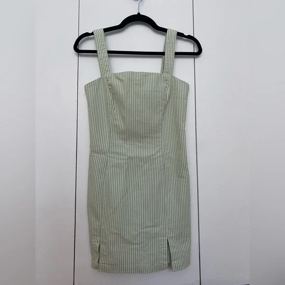 green emerald velvet dress Iris Dress | Tie Front Midi Dress main image 0